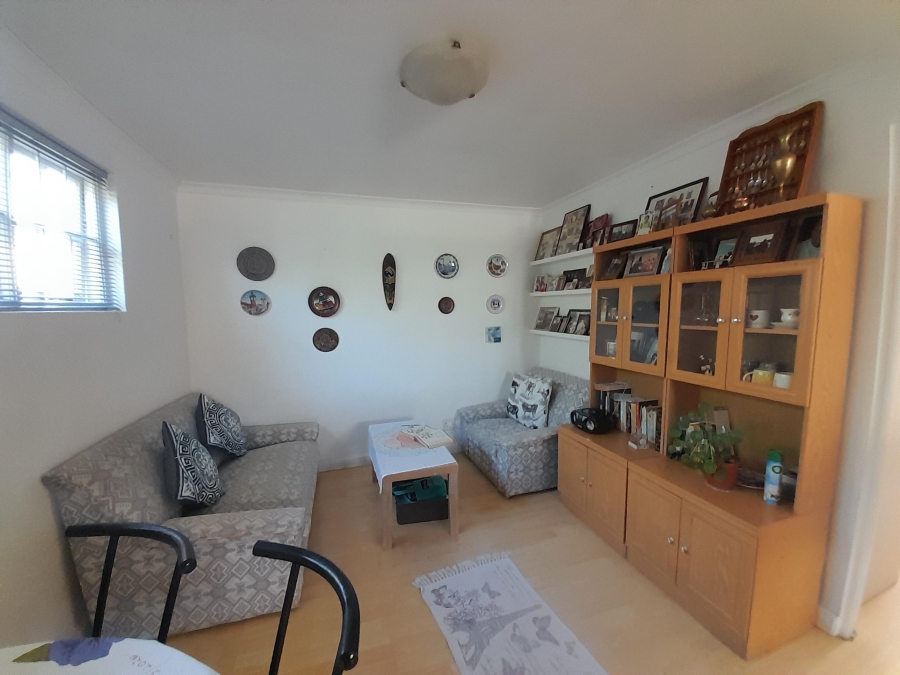 To Let 1 Bedroom Property for Rent in Thornton Western Cape